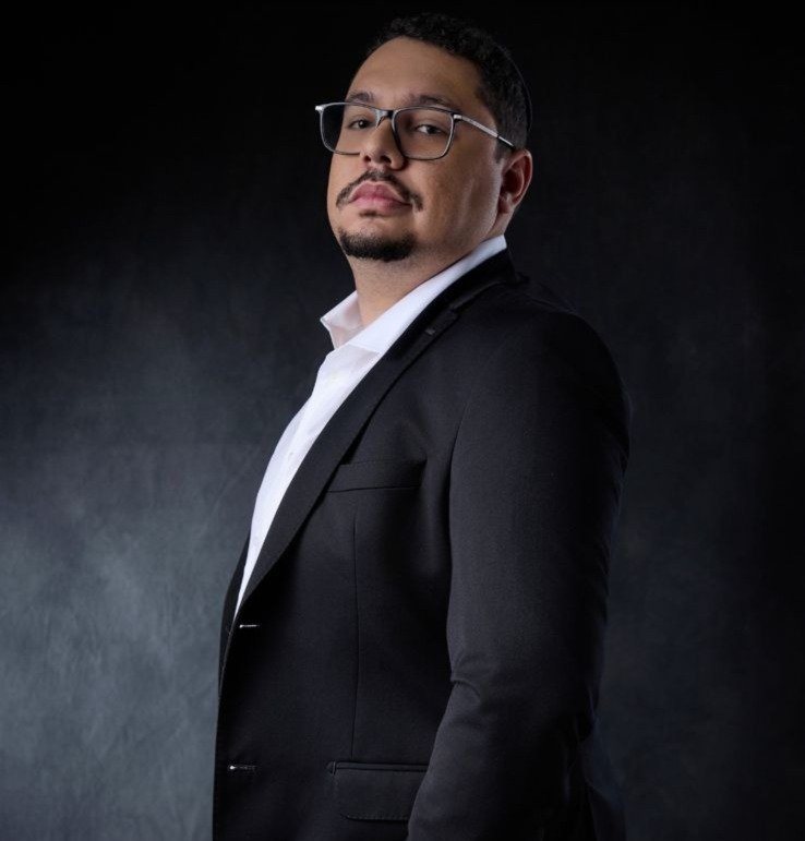 Douglas Azara