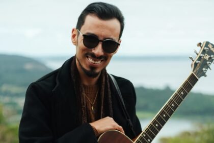 Cantor e compositor Léo Richar vive uma nova fase na carreira e reforça um projeto de expansão voltado ao mercado nacional.