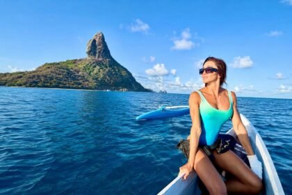 Tayane Dalazen explica que entrou no mar para observar os tubarões em seu ambiente natural, sem o objetivo de tocá-los, provocá-los ou produzir uma imagem de impacto para publicação.
