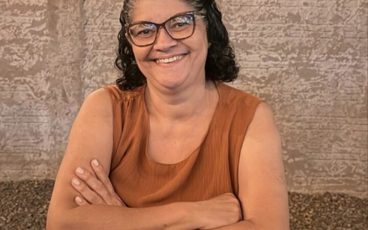 Lucinea de Lima Caldeira, contemplada com R$ 1 milhão na edição de junho do Pix do Milhão. Foto: divulgação/Pix do Milhão.