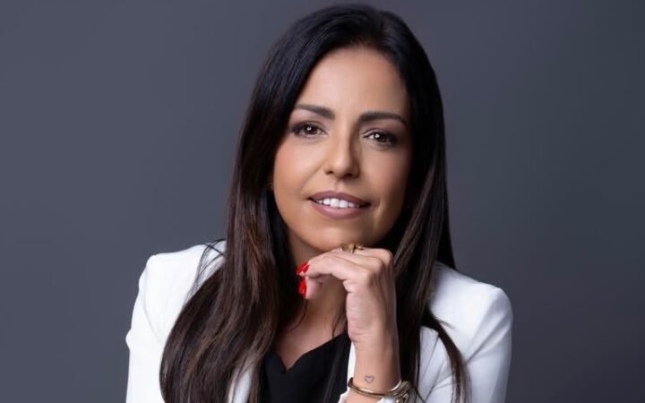 Dra. Ana Cláudia Tavares