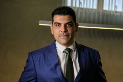Advogado trabalhista em Anápolis, Thiago Gomes Taveira explica quando o trabalhador deve procurar orientação e o que conferir ao sair do emprego.